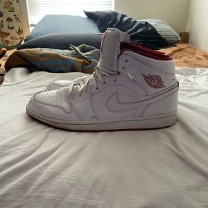 😮JORDAN 1 MID (GYM WHITE RED) Size 13😍